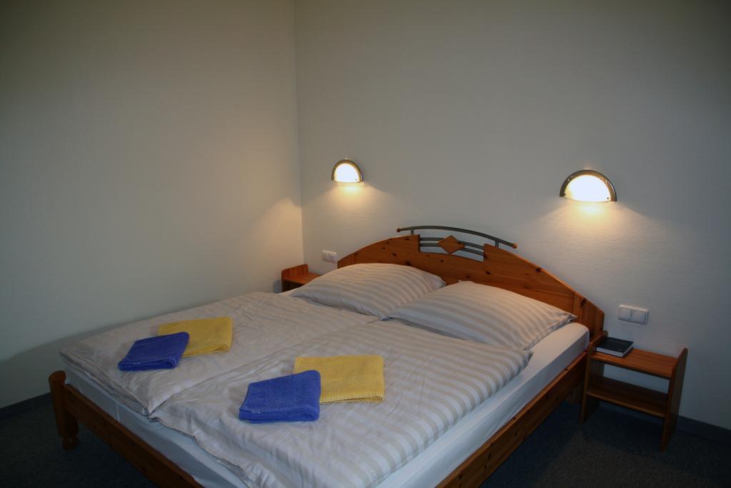 Hotel Gremersdorf - Zum Gruenen Jaeger Номер фото