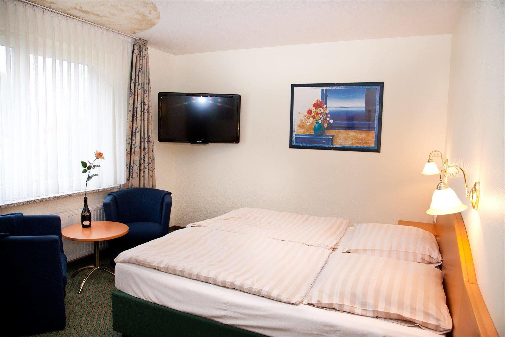 Hotel Gremersdorf - Zum Gruenen Jaeger Экстерьер фото
