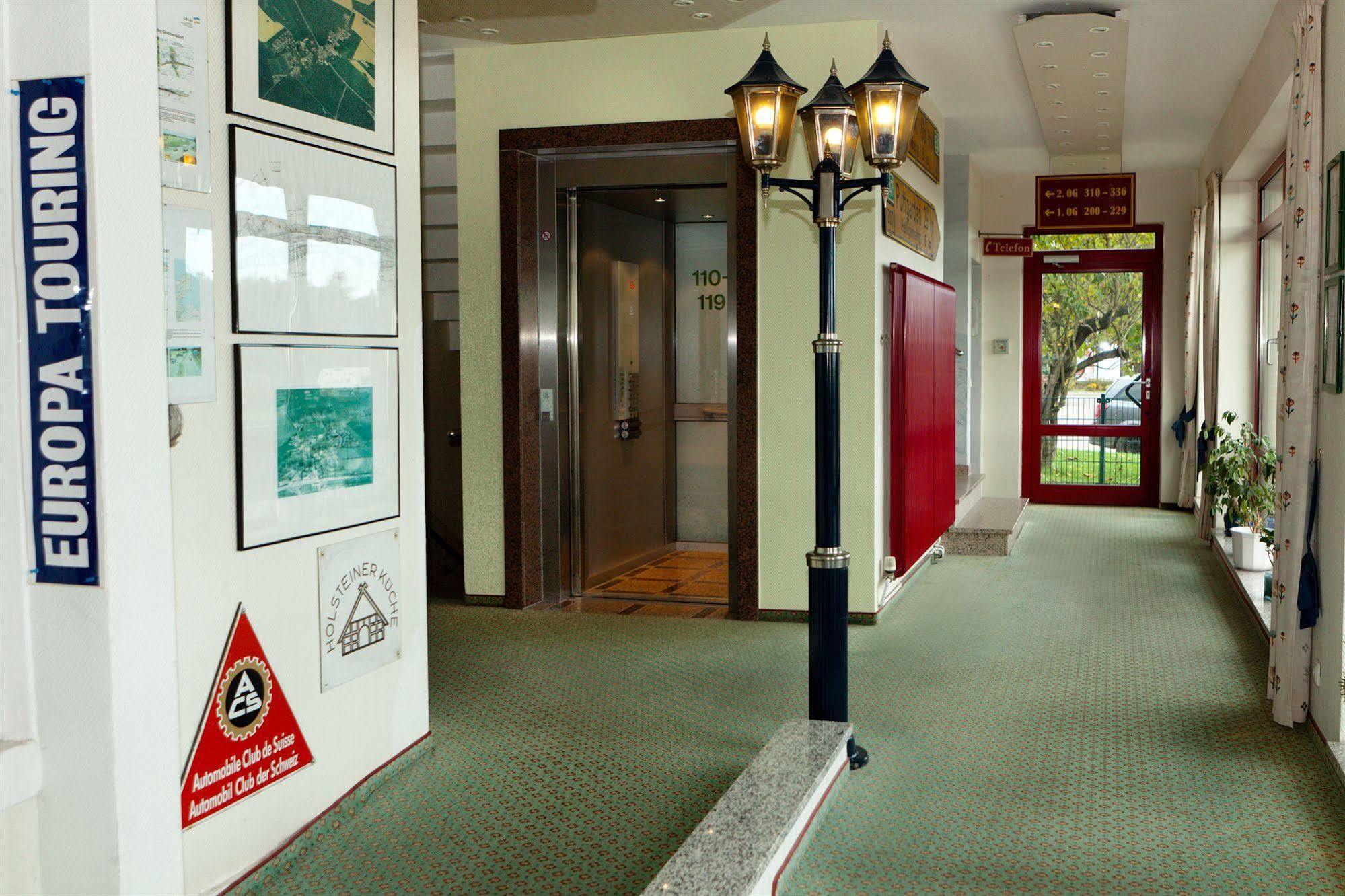 Hotel Gremersdorf - Zum Gruenen Jaeger Экстерьер фото