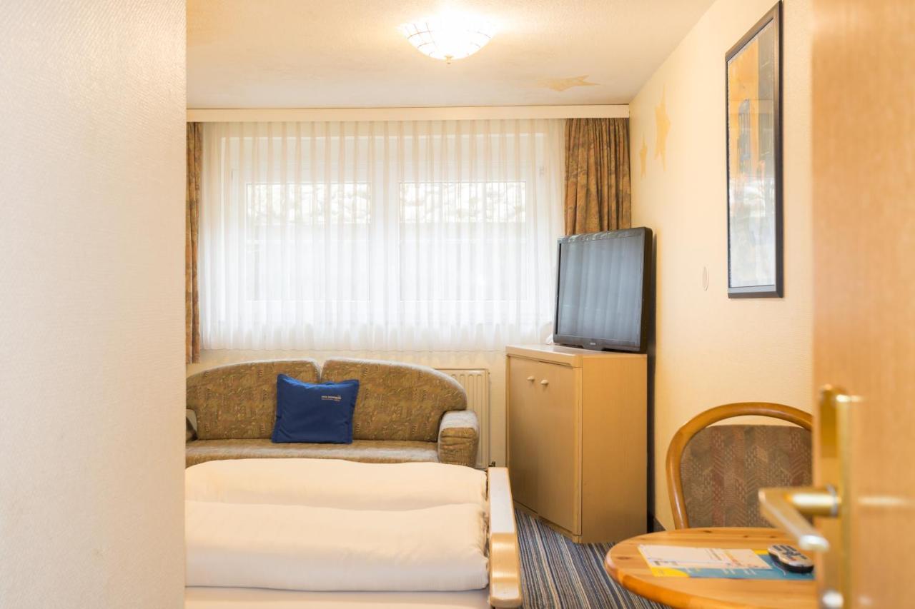 Hotel Gremersdorf - Zum Gruenen Jaeger Экстерьер фото